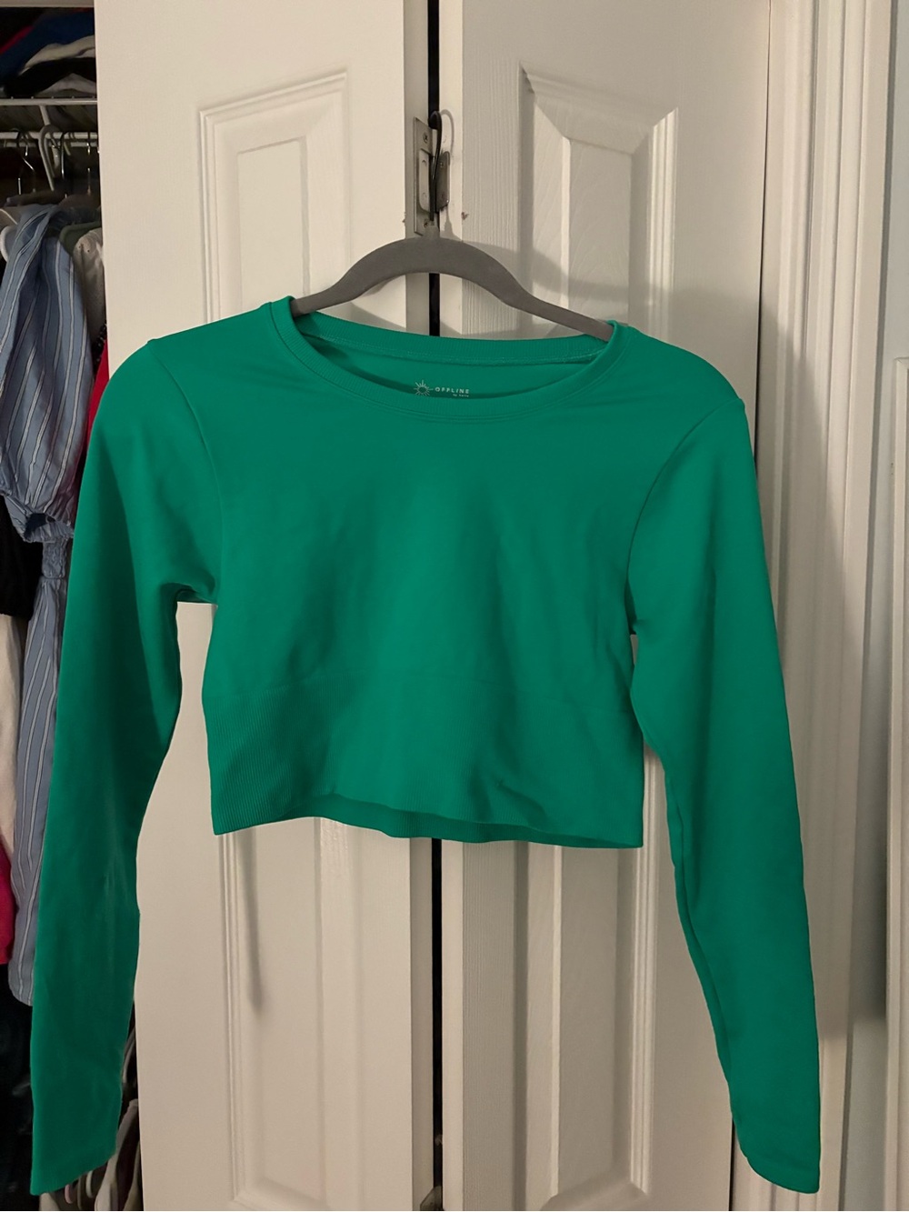 Cropped Long-Sleeve Tee in Teal Green by